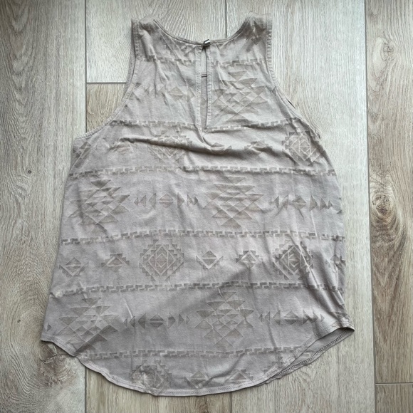 Le Chateau Tank Top - Picture 2 of 5